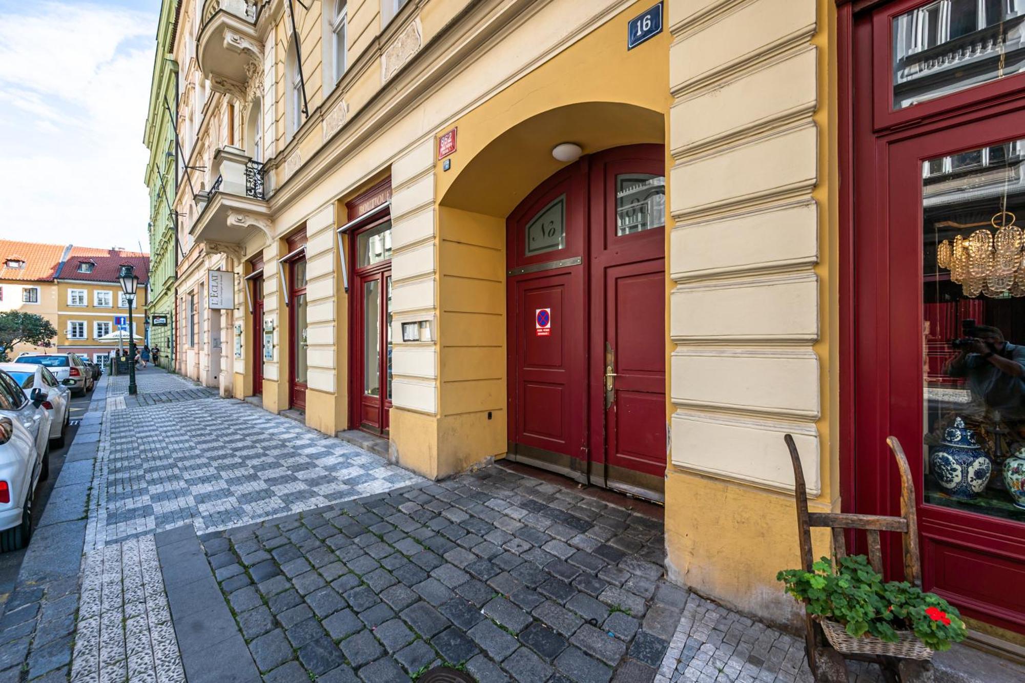 Wishlist Residences - Old Town Square Appartement *